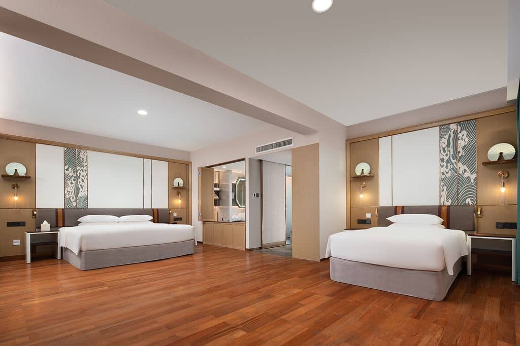 rooms-family-room-for-3-people-area-1