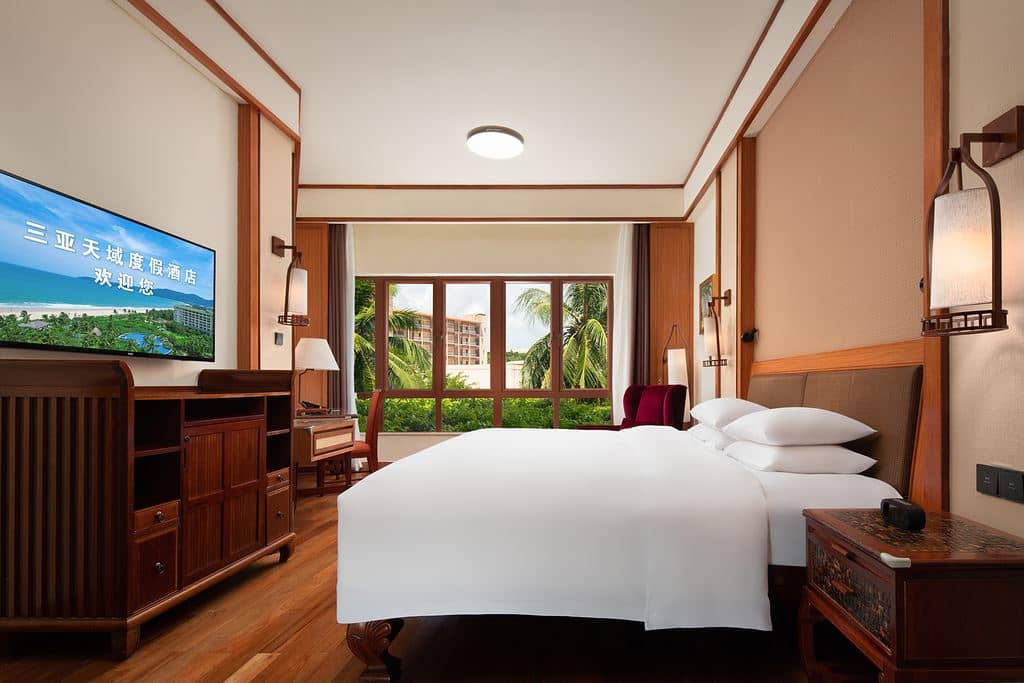 rooms-2-bedroom-and-1-living-elegant-sea-view-family-room-area-2