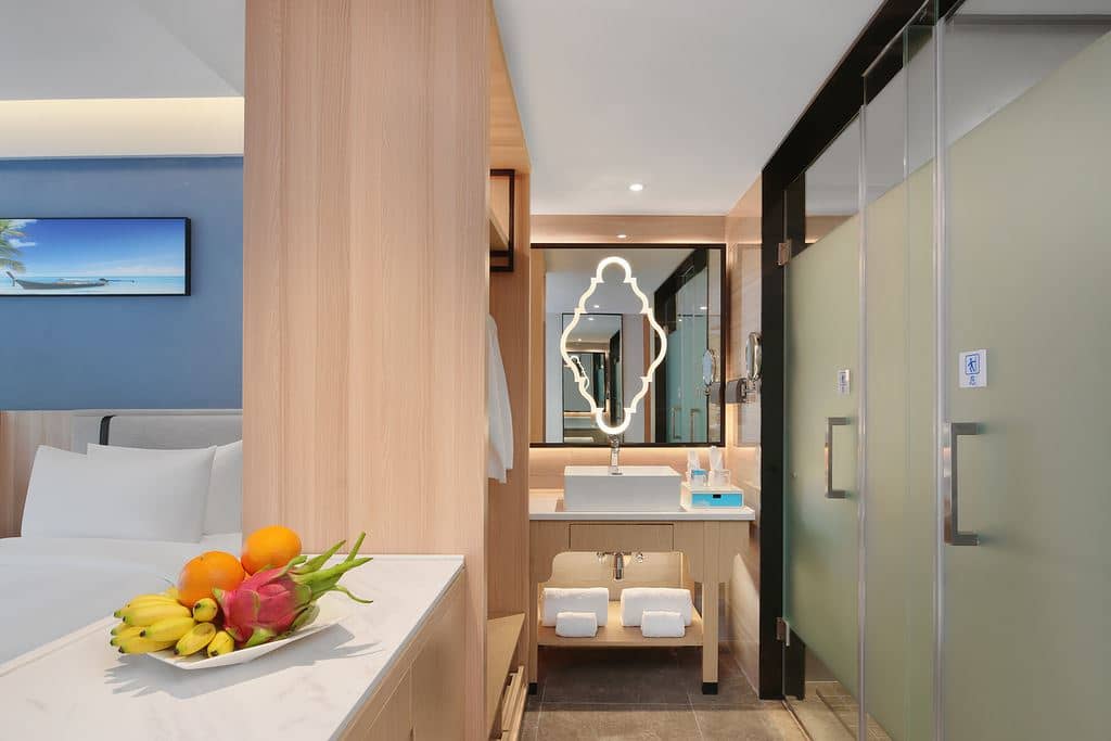 rooms-ocean-front-family-room