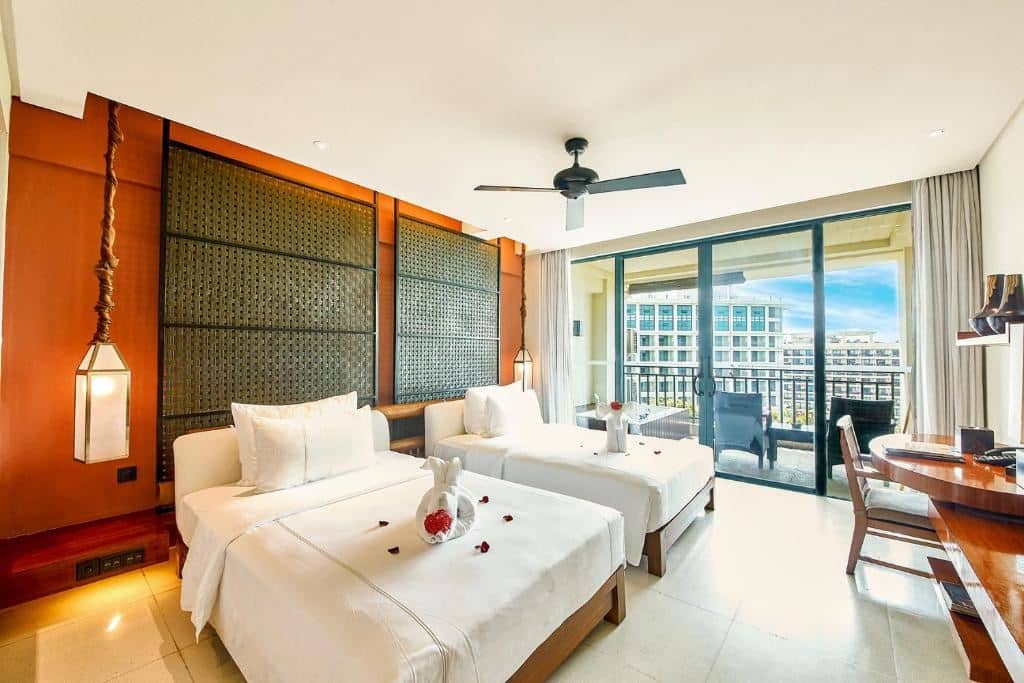 rooms-deluxe-ocean-view-room