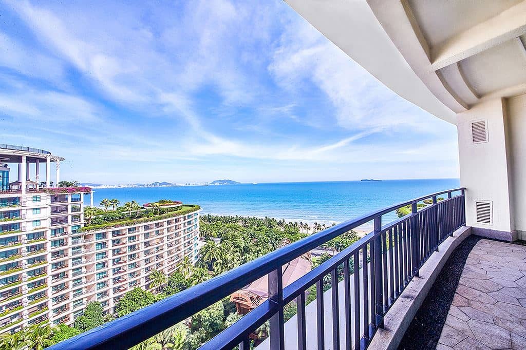 rooms-deluxe-ocean-view-suite