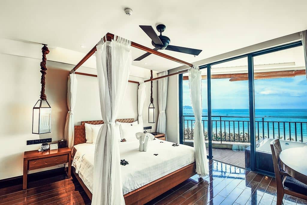 rooms-panoramic-ocean-view-suite