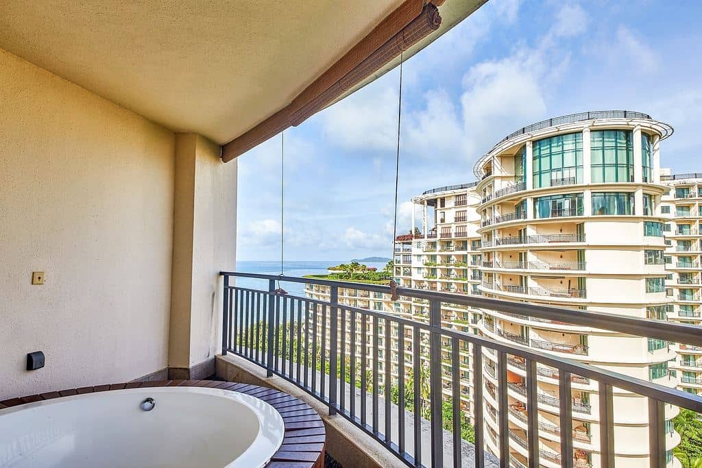 rooms-deluxe-ocean-view-condo