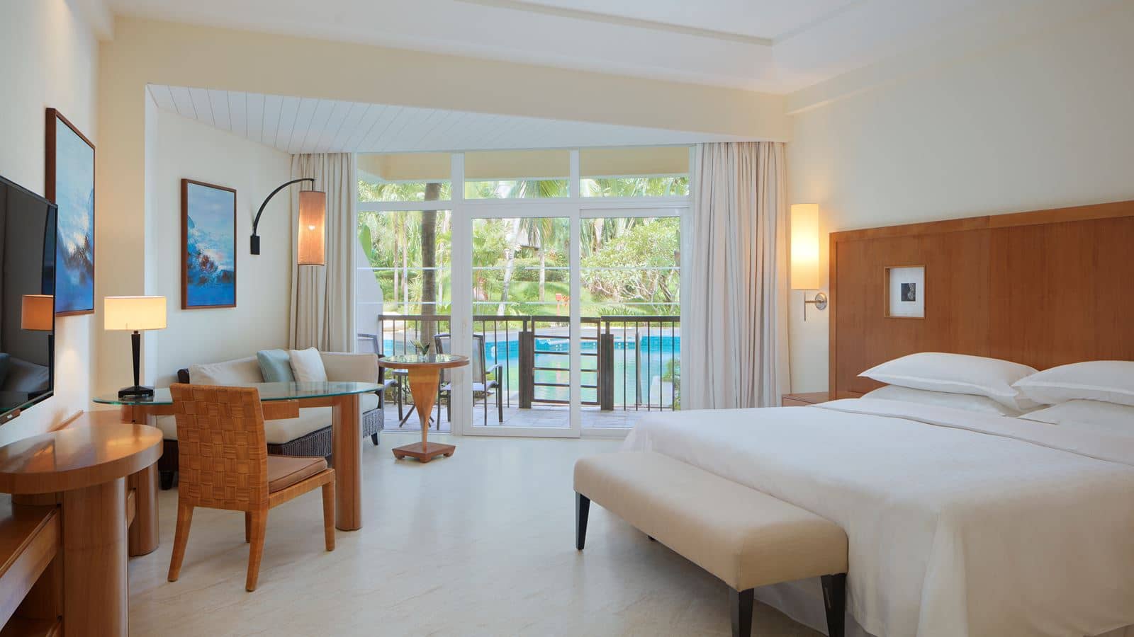 rooms-grand-deluxe-laguna-room