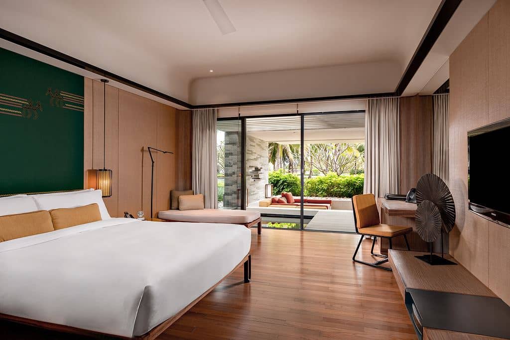 rooms-classic-garden-view-lounge-access-club-intercontinental