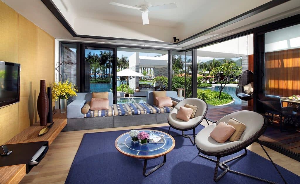 rooms-king-bedroom-villa-outdoor-living-area--club-intercontinental