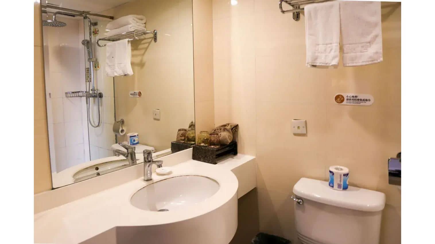 rooms-standard-room