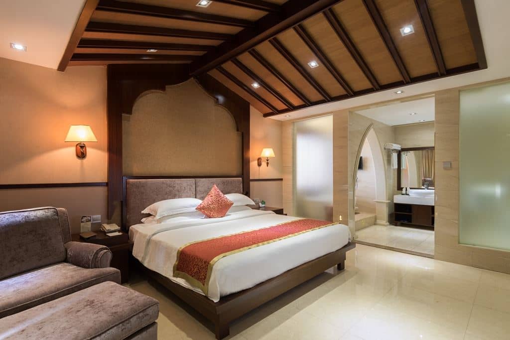 rooms-bright-1bedroom-suite-with-sea-view
