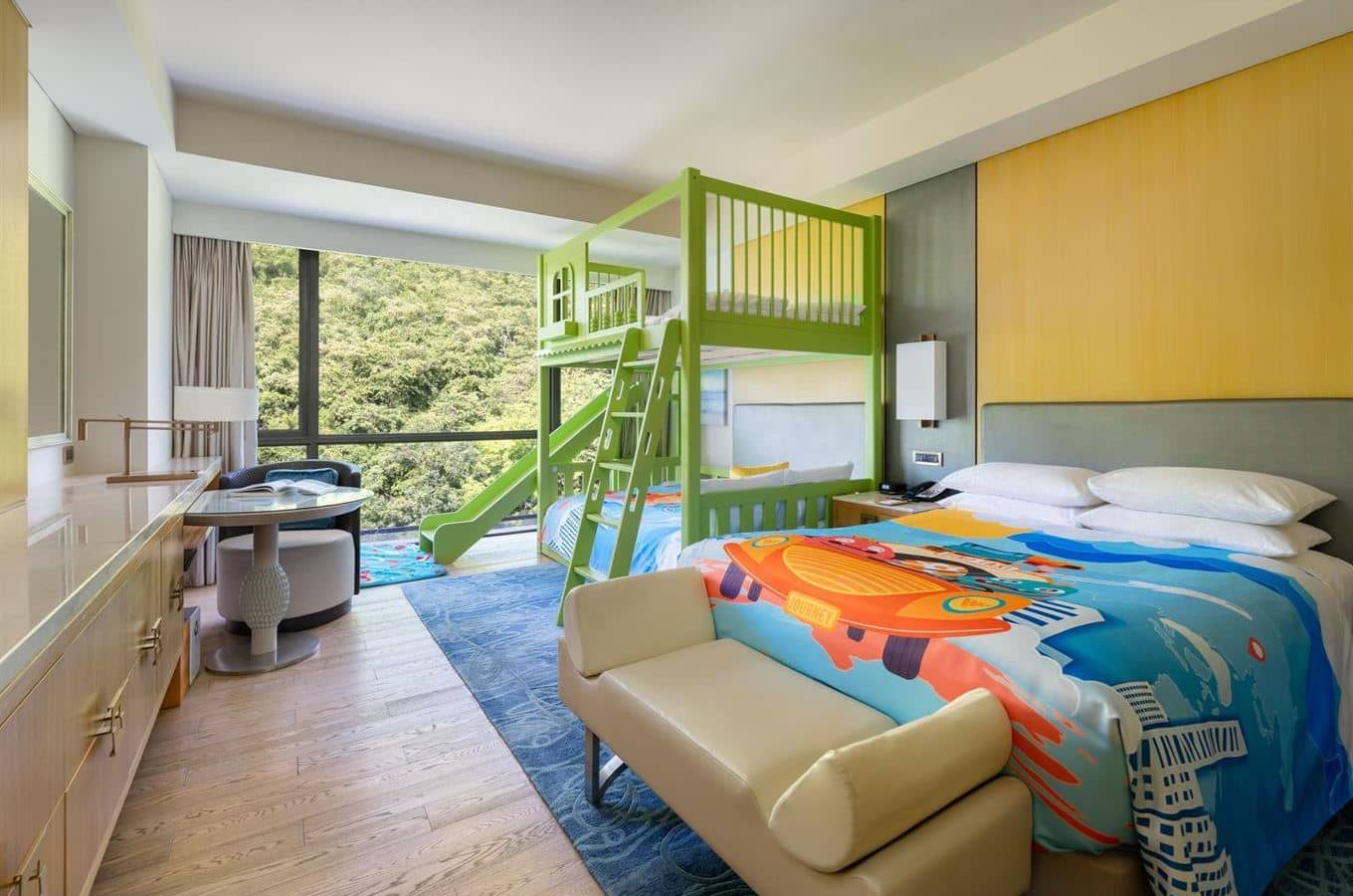rooms-deluxe-family-room-with-1-bunk-bed