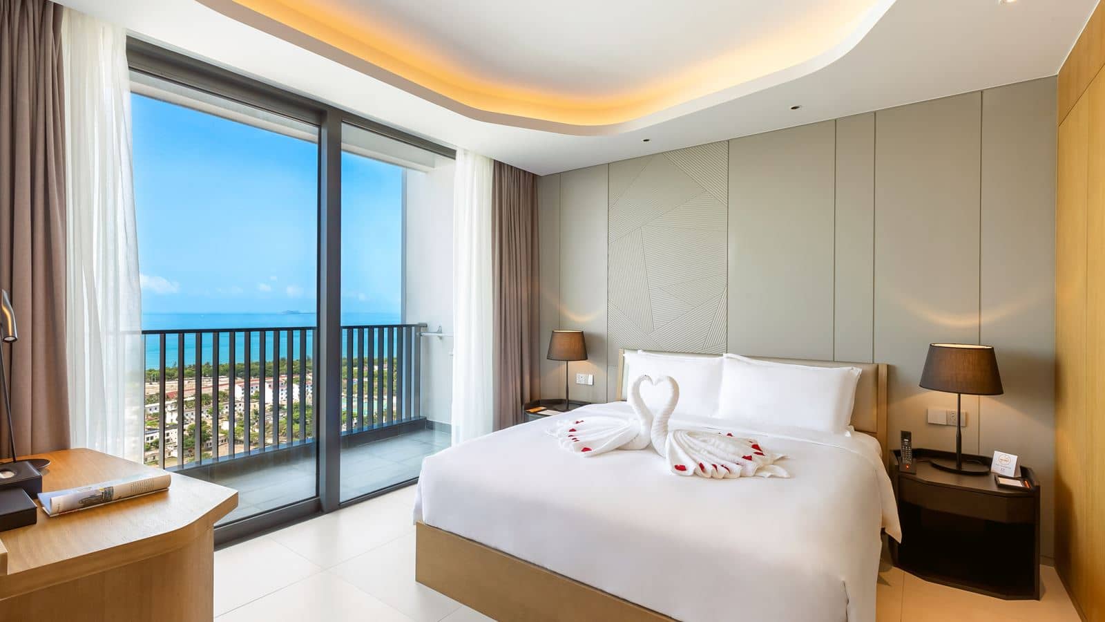 rooms-onebedroom-deluxe-ocean-family