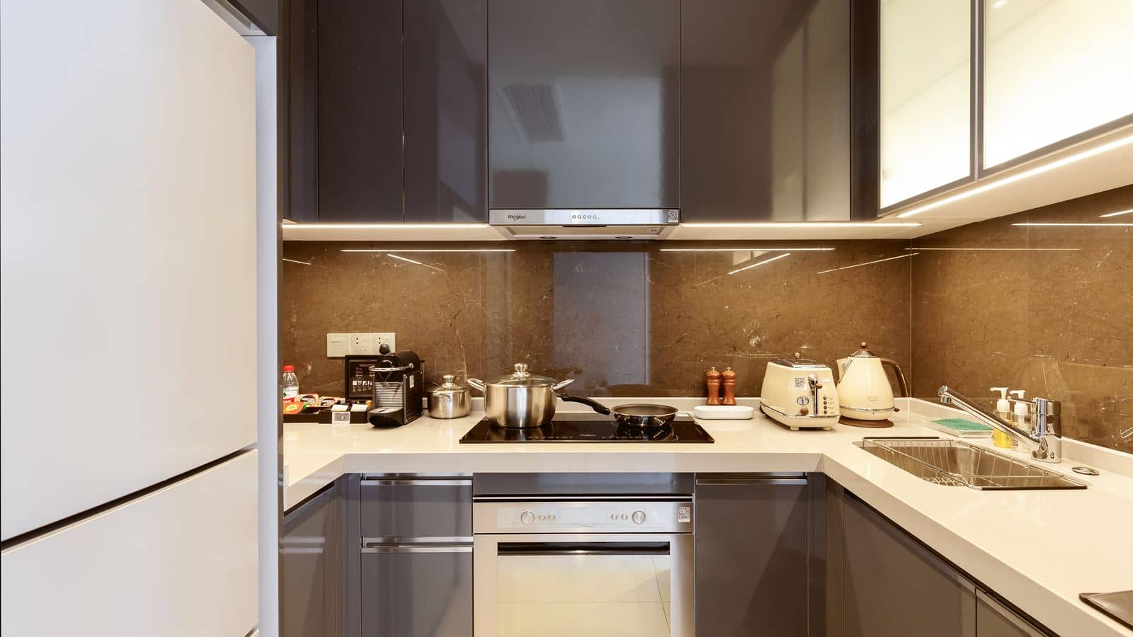 rooms-onebedroom-deluxe-ocean-family
