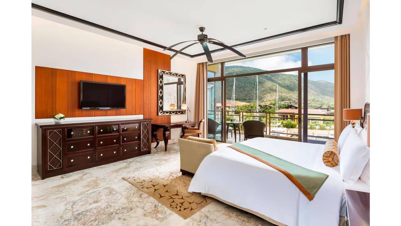 rooms-grand-harbor-view-room-kingqueen