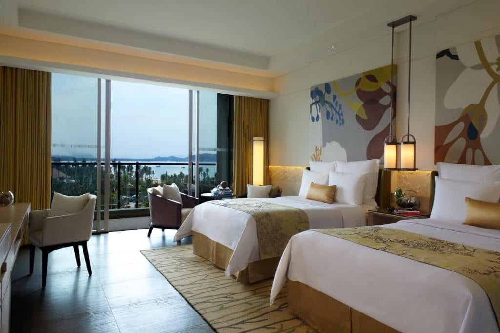 rooms-deluxe-ocean-view-room