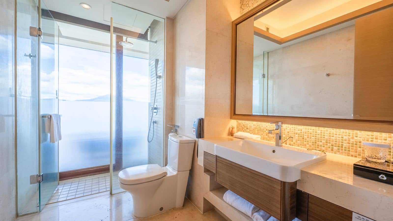 rooms-sunshine-suite