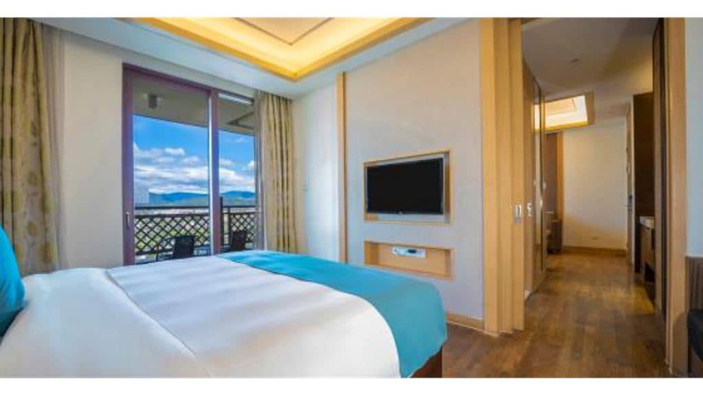 rooms-sunshine-suite