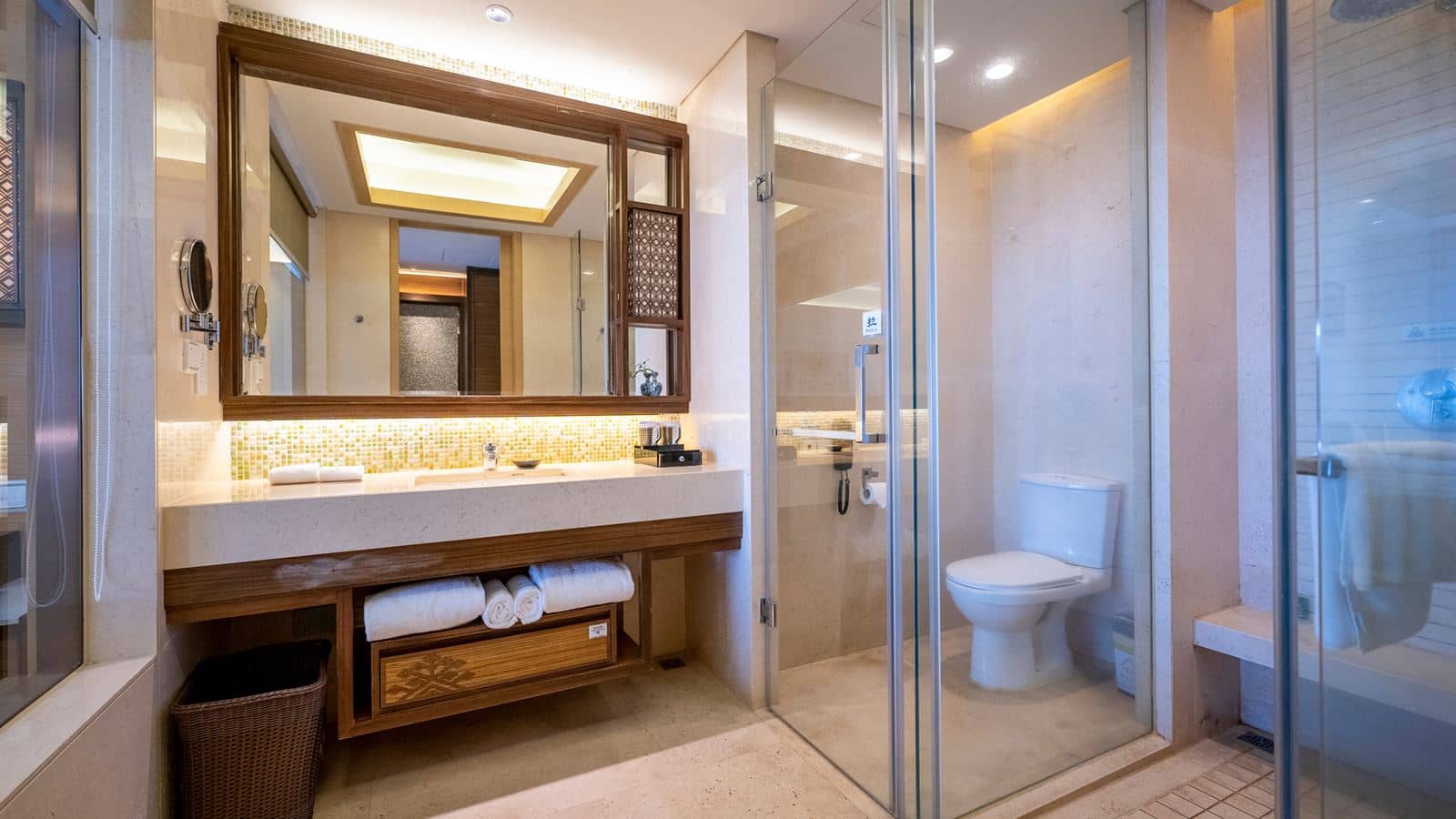 rooms-deluxe-sea-view-room