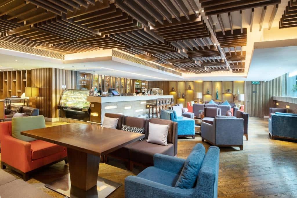 bars-city-commons-lobby-bar