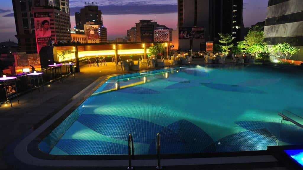 pools-outdoor-pool