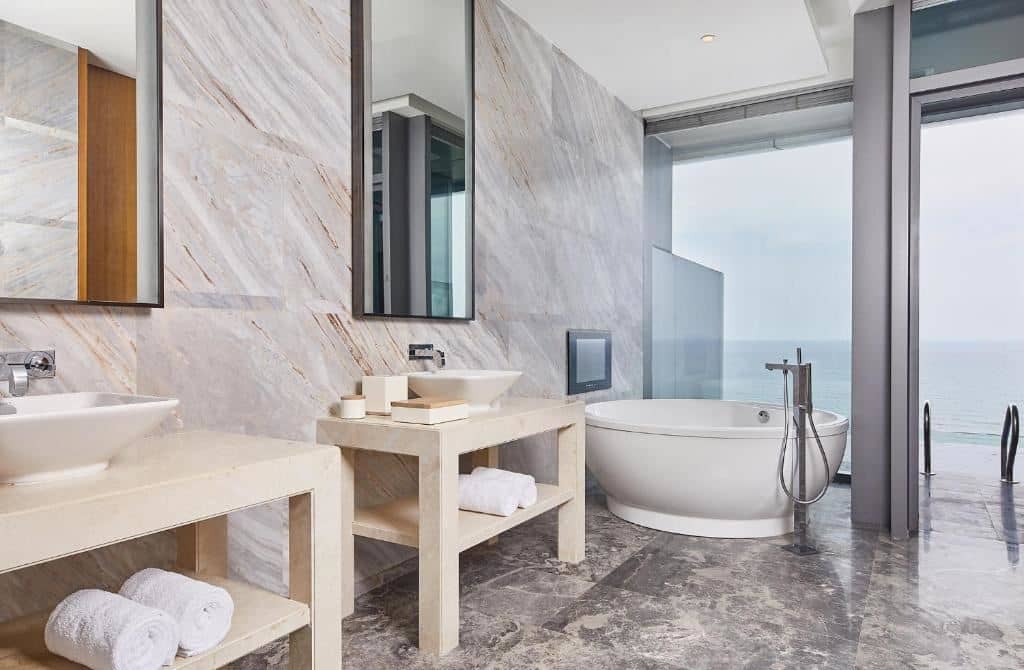 rooms-ambassador-suite