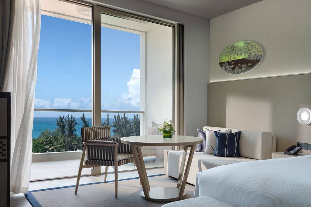 rooms-deluxe-room-ocean-view