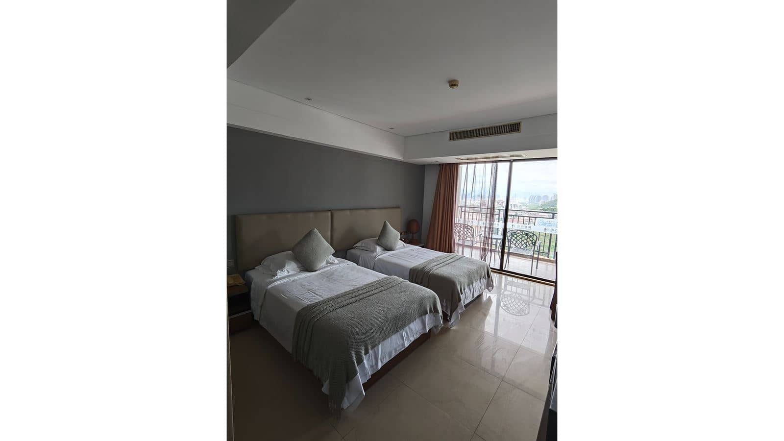 rooms-deluxe-city-view-room