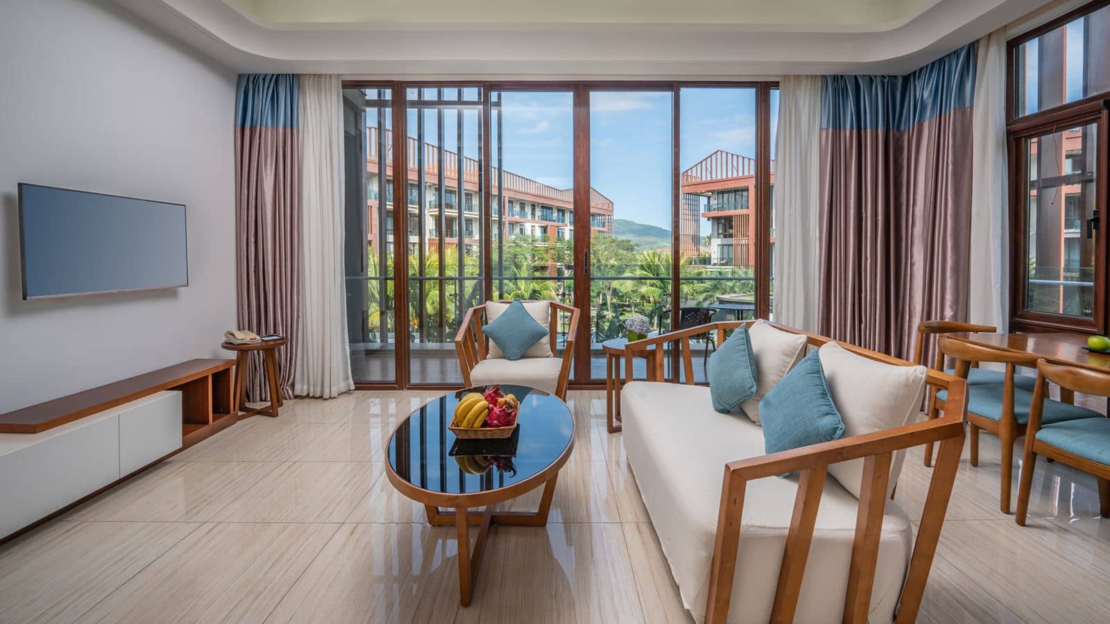 rooms-deluxe-two-rooms-suite