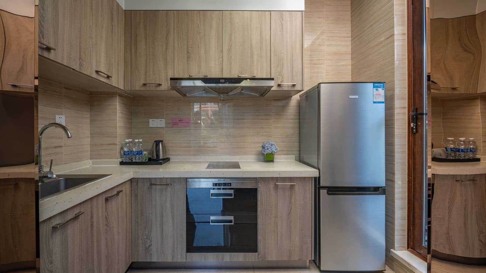 rooms-deluxe-two-rooms-suite