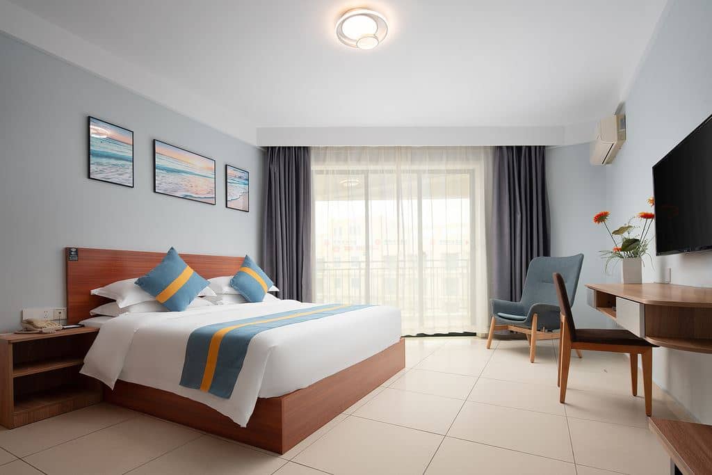 rooms-mountain-view-room-building-b