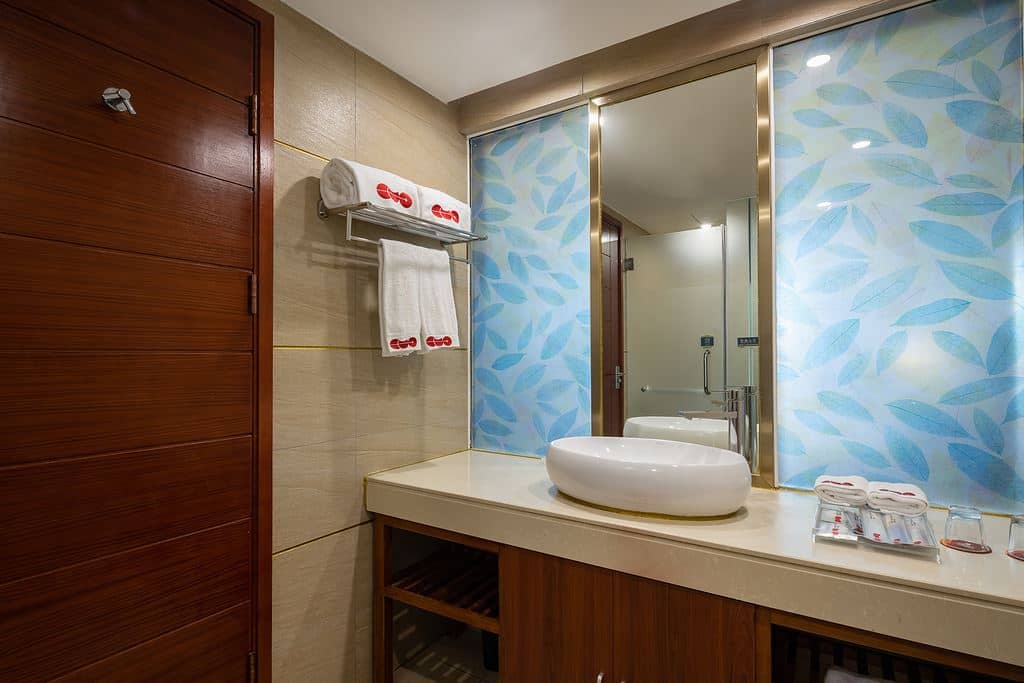 rooms-mountain-view-room-building-a