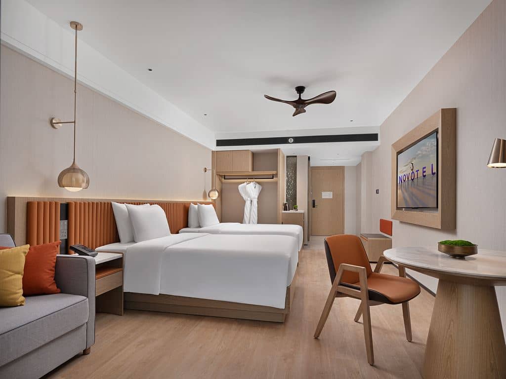 rooms-deluxe-gardensea-view-twin-room