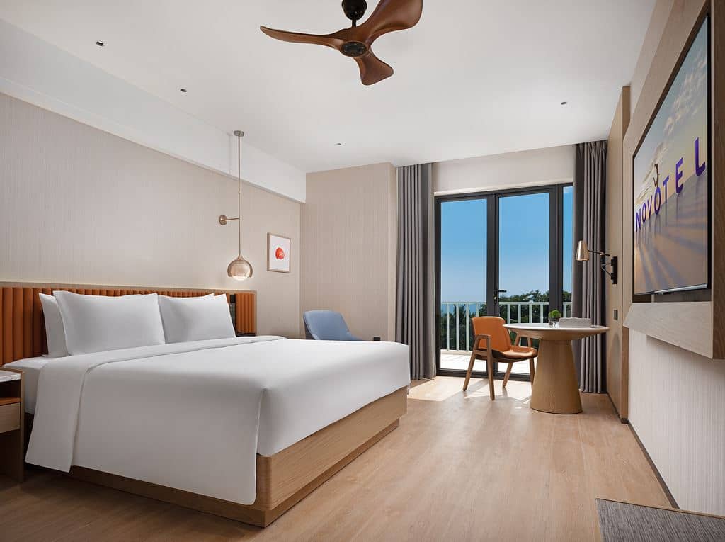 rooms-deluxe-ocean-king-room