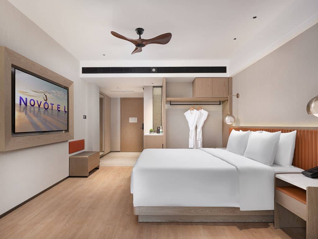 rooms-deluxe-ocean-king-room
