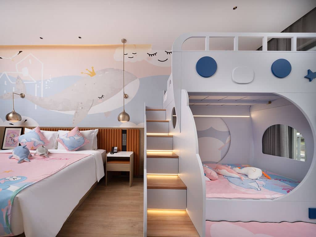 rooms-executive-ocean-bunk-beds-pool-child-room