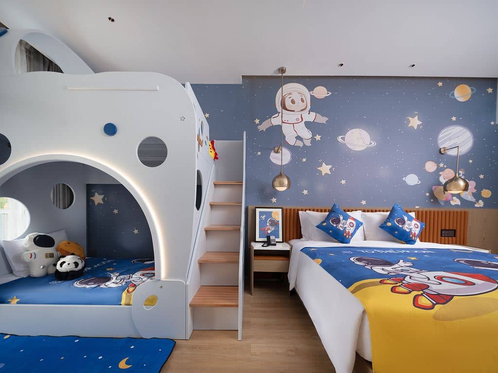 rooms-executive-ocean-bunk-beds-pool-child-room