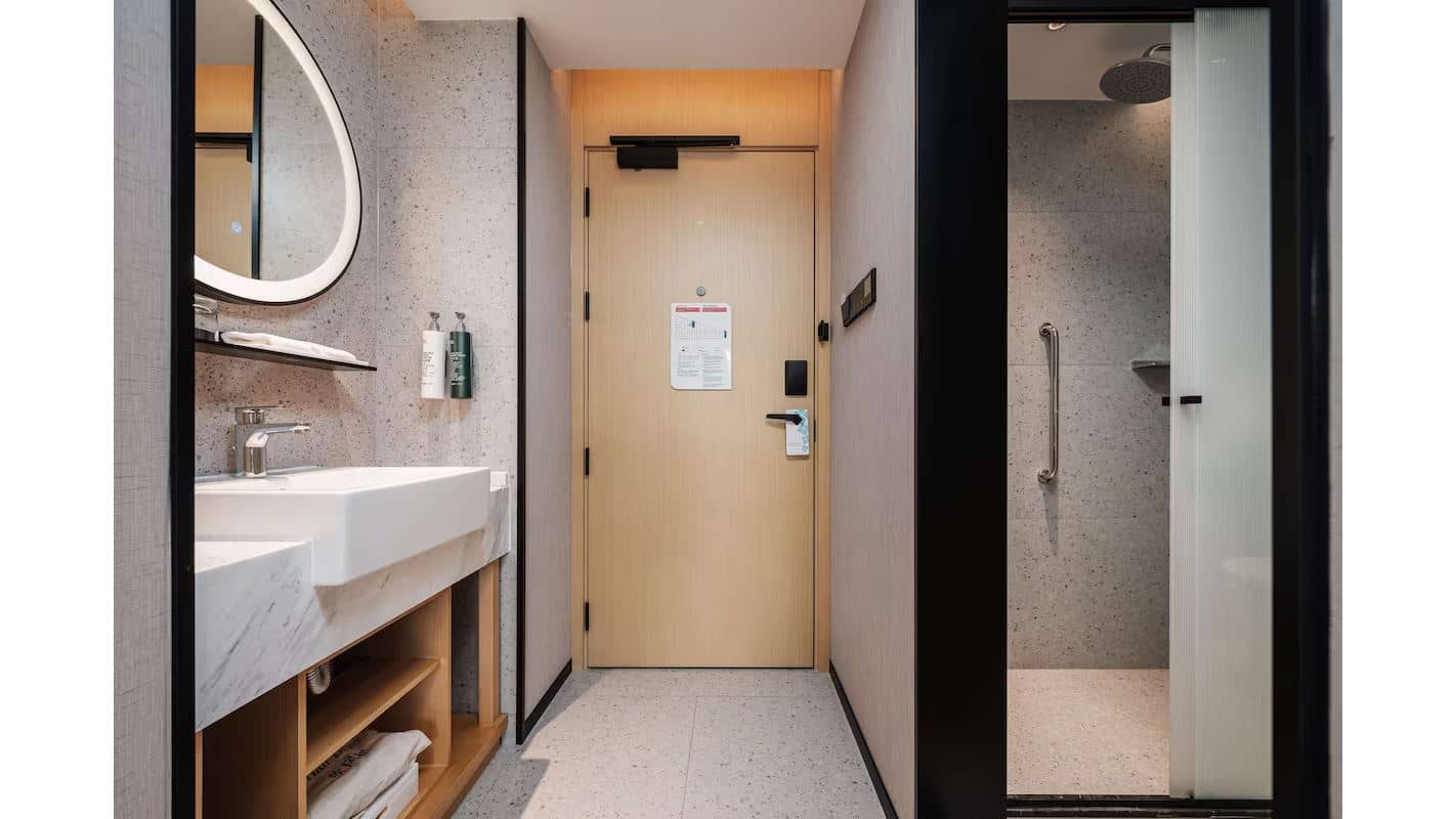 rooms-garden-king-room
