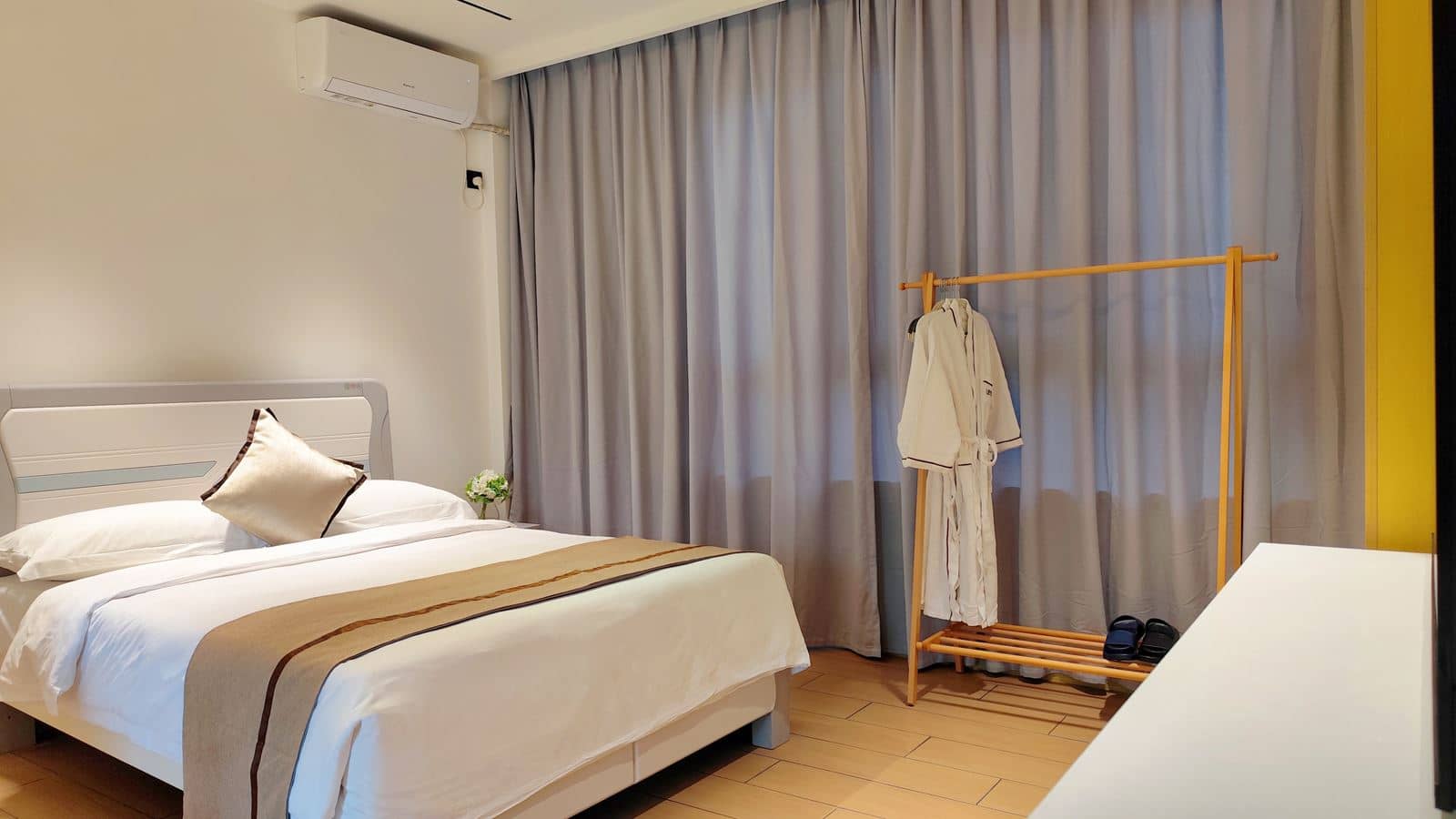 rooms-elegant-twinbed-suite