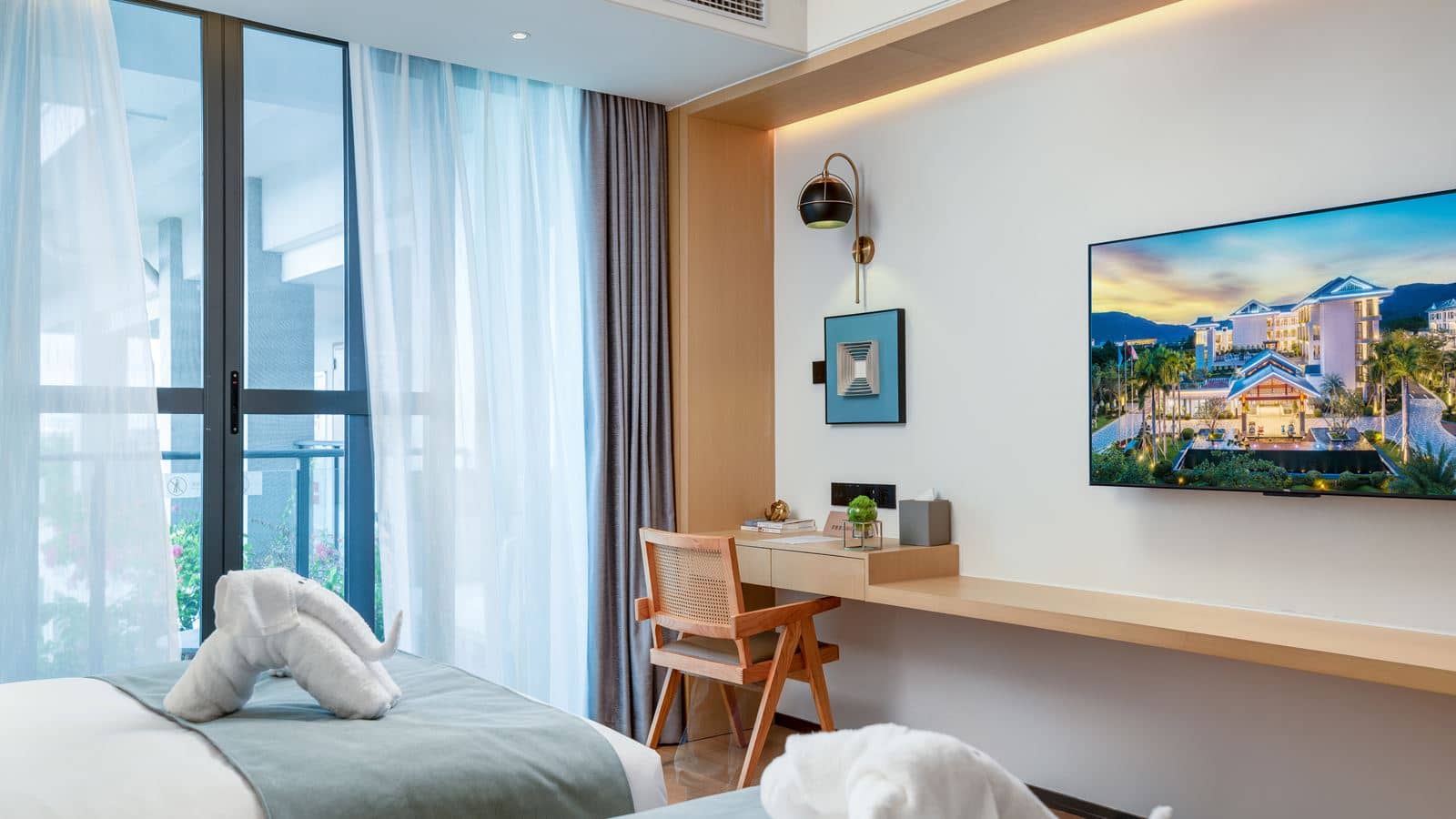 rooms-mountain-view-room