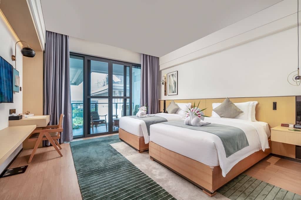 rooms-mountain-view-room