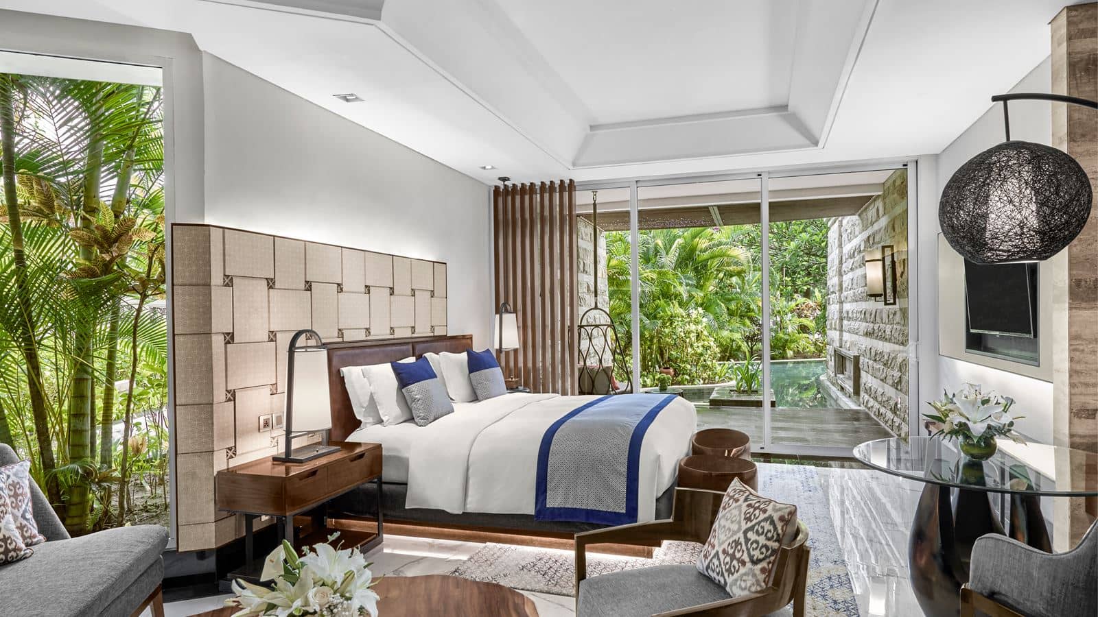 rooms-luxury-room-pool-access