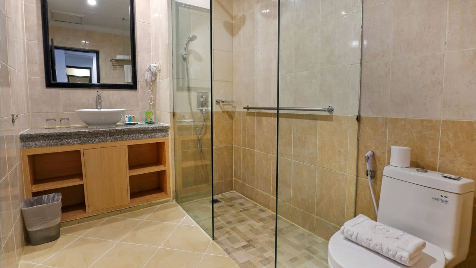 rooms-deluxe-room