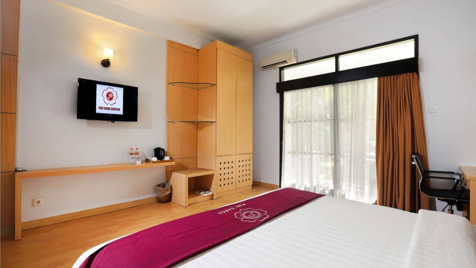 rooms-deluxe-room