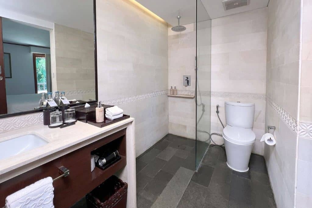 rooms-family-room-for-4