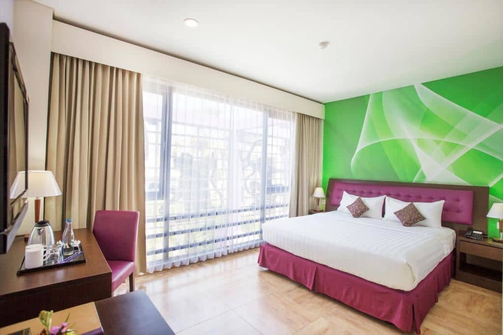 rooms-superior-room