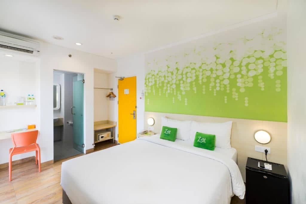 rooms-deluxe-room