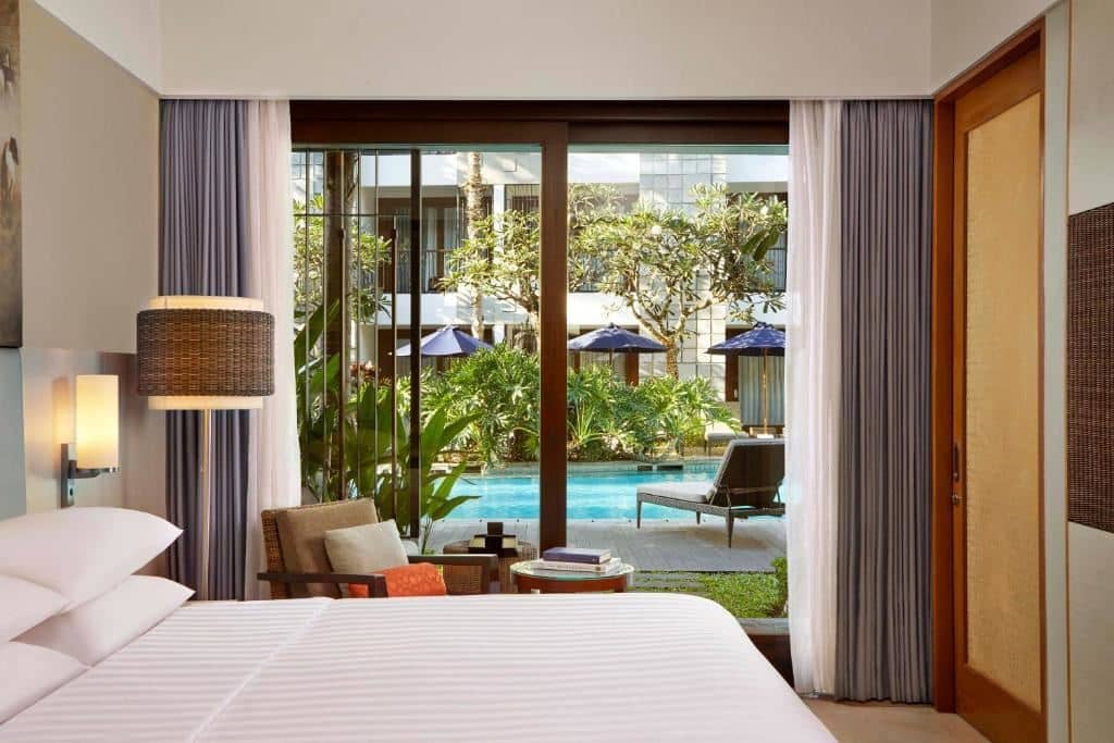 rooms-deluxe-pool-terrace