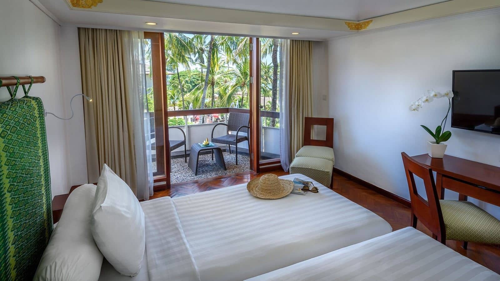 rooms-superior-room