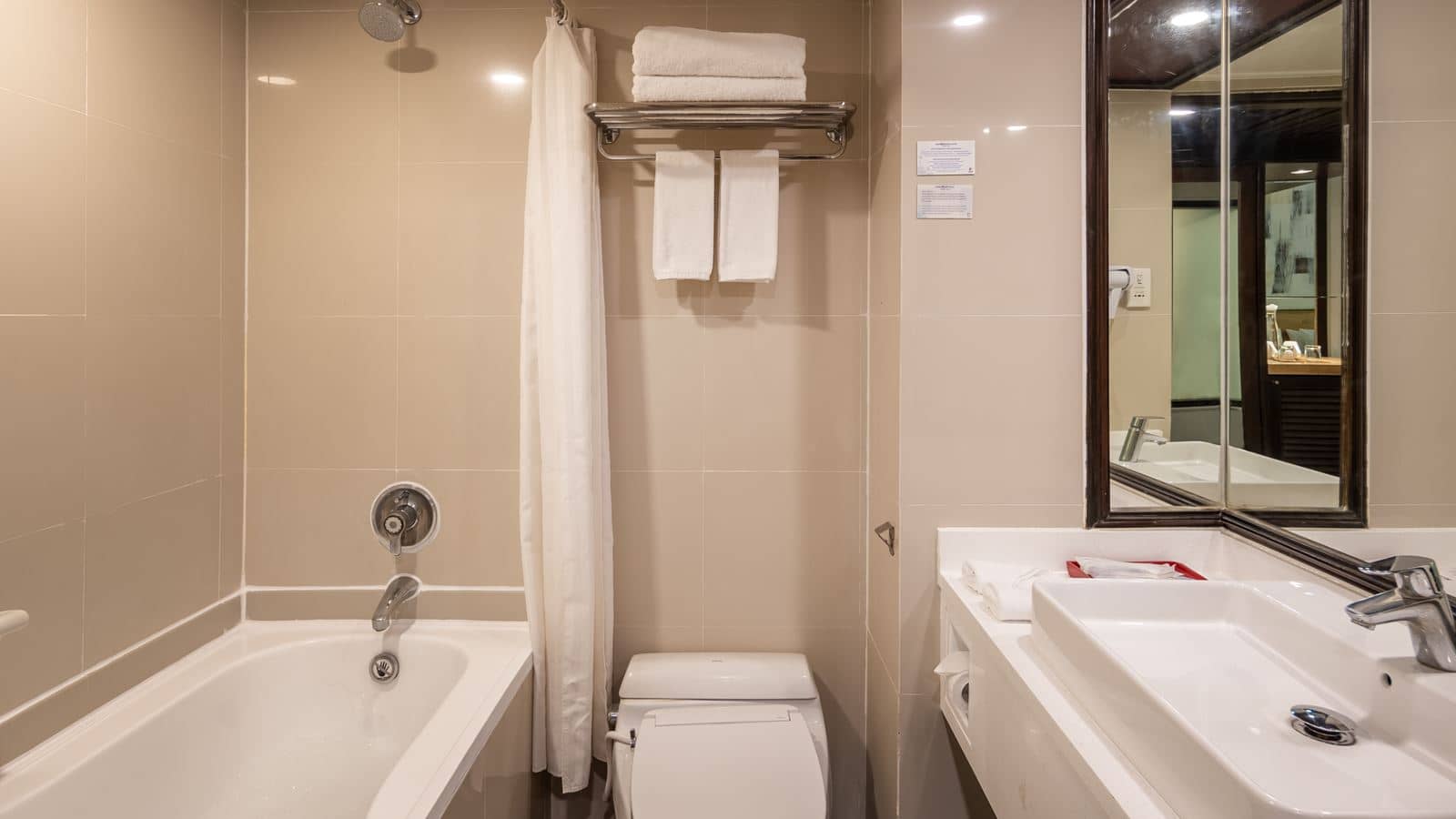 rooms-premier-balcony
