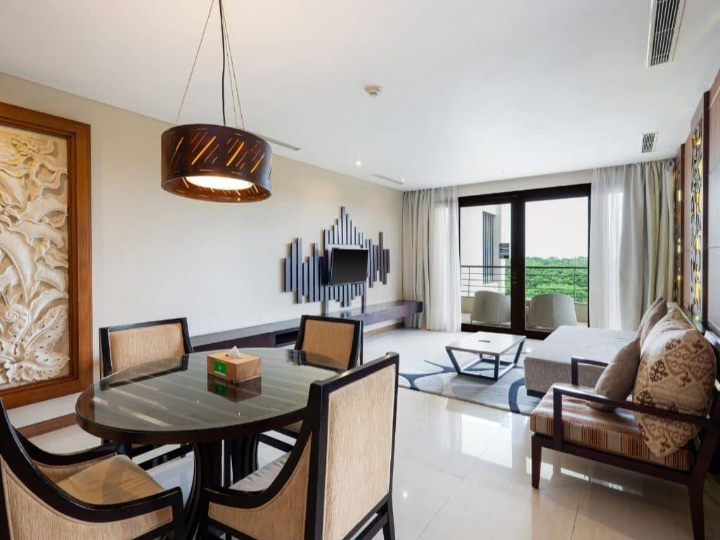 rooms-suites-room