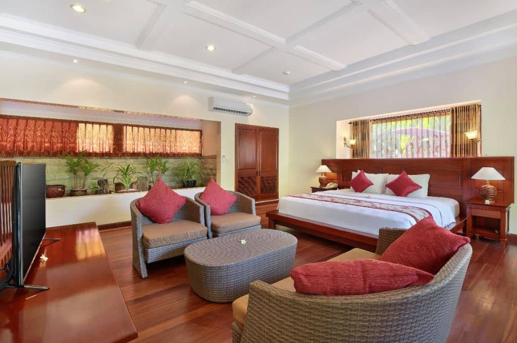 rooms-one-bedroom-pool-villa