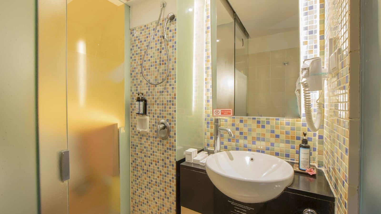 rooms-superior-room